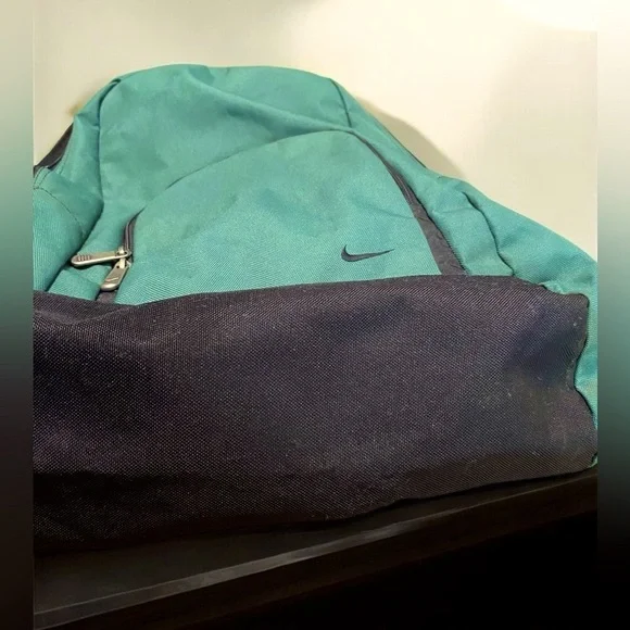 SOLD
NIKE RARE Olive Green Backpack preloved condition bag tote technical retro - Picture 12 of 13